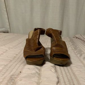 Brown wedges